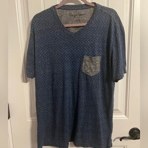 #1124. Chip & Pepper Blue V-Neck T-Shirt with Pocket Accent. Size XL